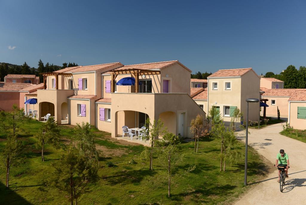 Residence Odalys Le Mas Des Alpilles Paradou Exteriör bild