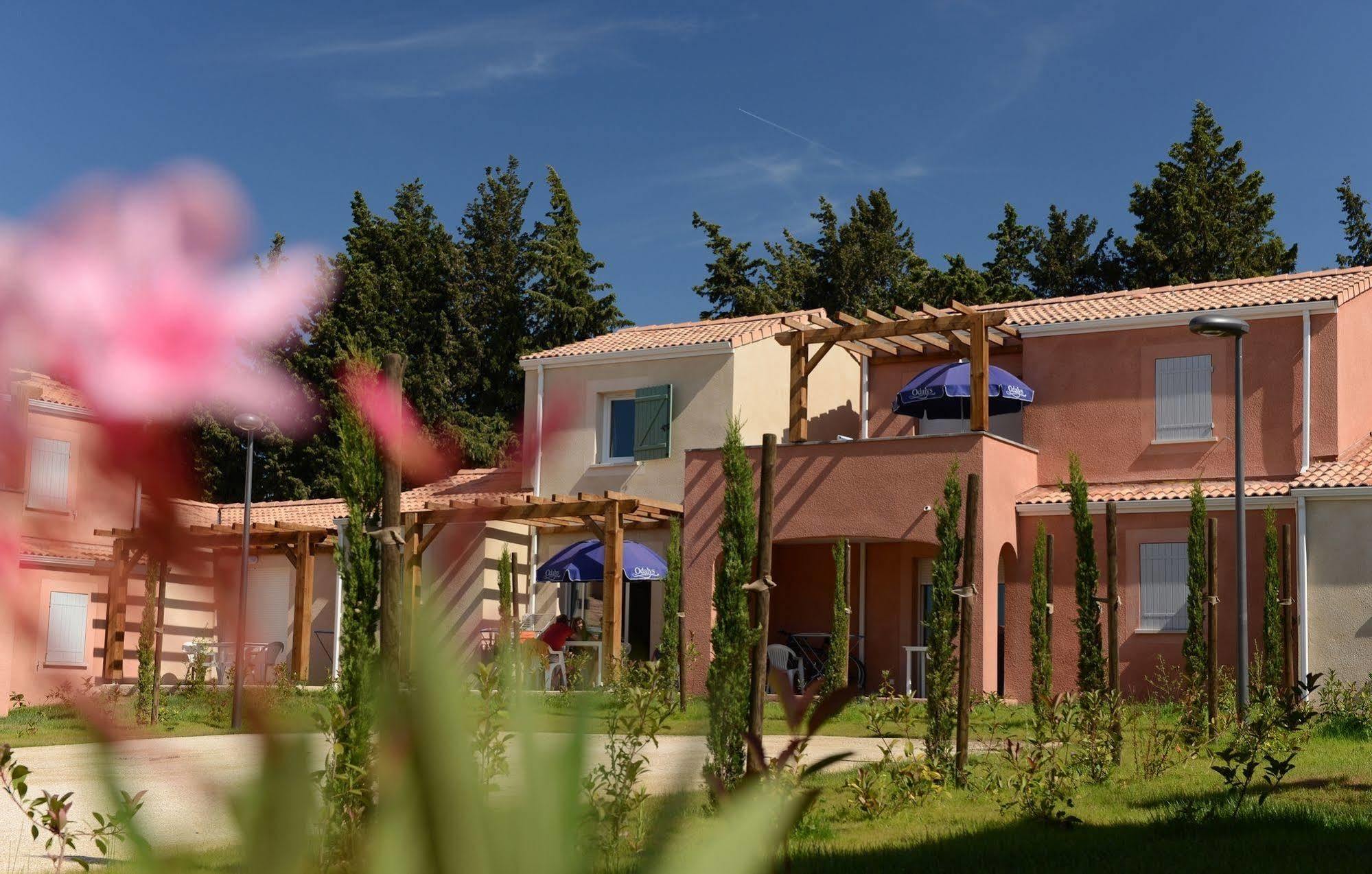 Residence Odalys Le Mas Des Alpilles Paradou Exteriör bild