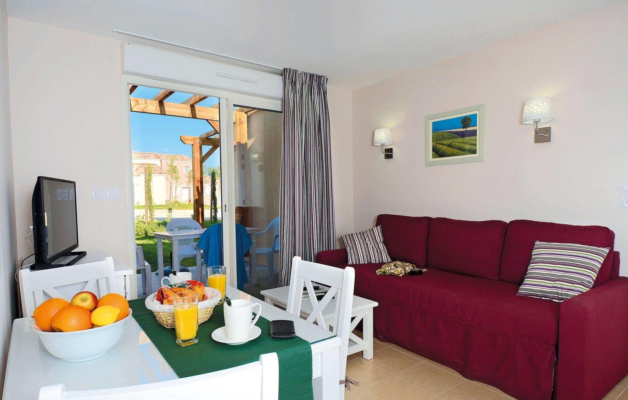Residence Odalys Le Mas Des Alpilles Paradou Exteriör bild